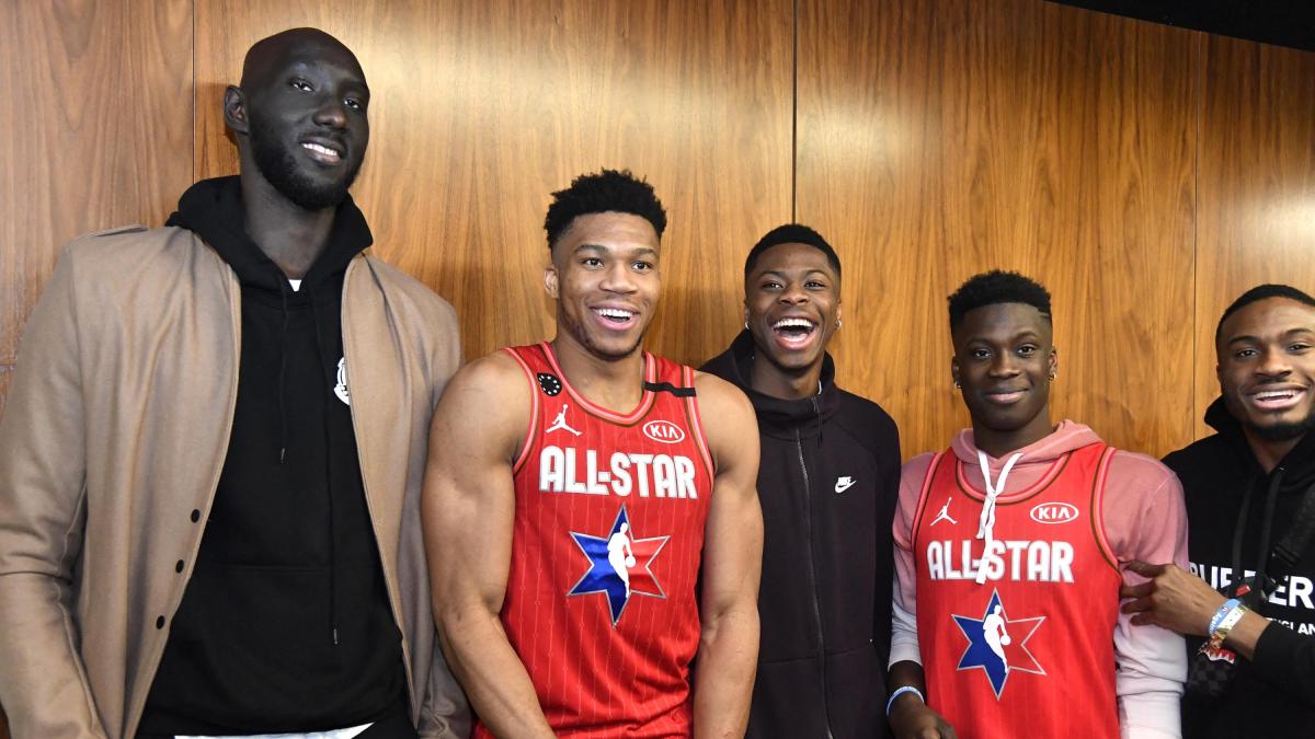 l nba riabbraccia la sua torre tacko fall 229 centimetri e un amico ritrovato a philadelphia