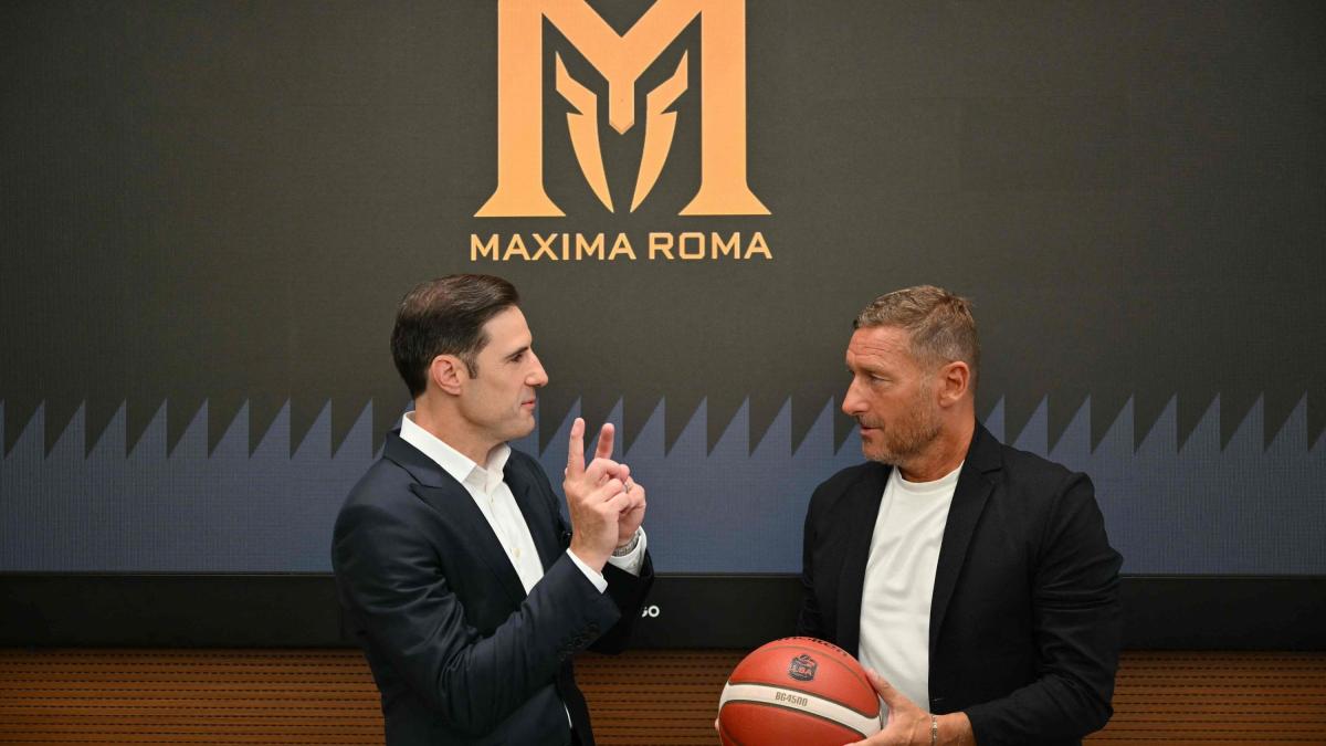 roma nazionale totti sceglie il basket voglio portare a vedere la maxima tifosi giallorossi e laziali da Gazzetta.it roma nazionale totti sceglie il basket voglio portare a vedere la maxima tifosi giallorossi e laziali