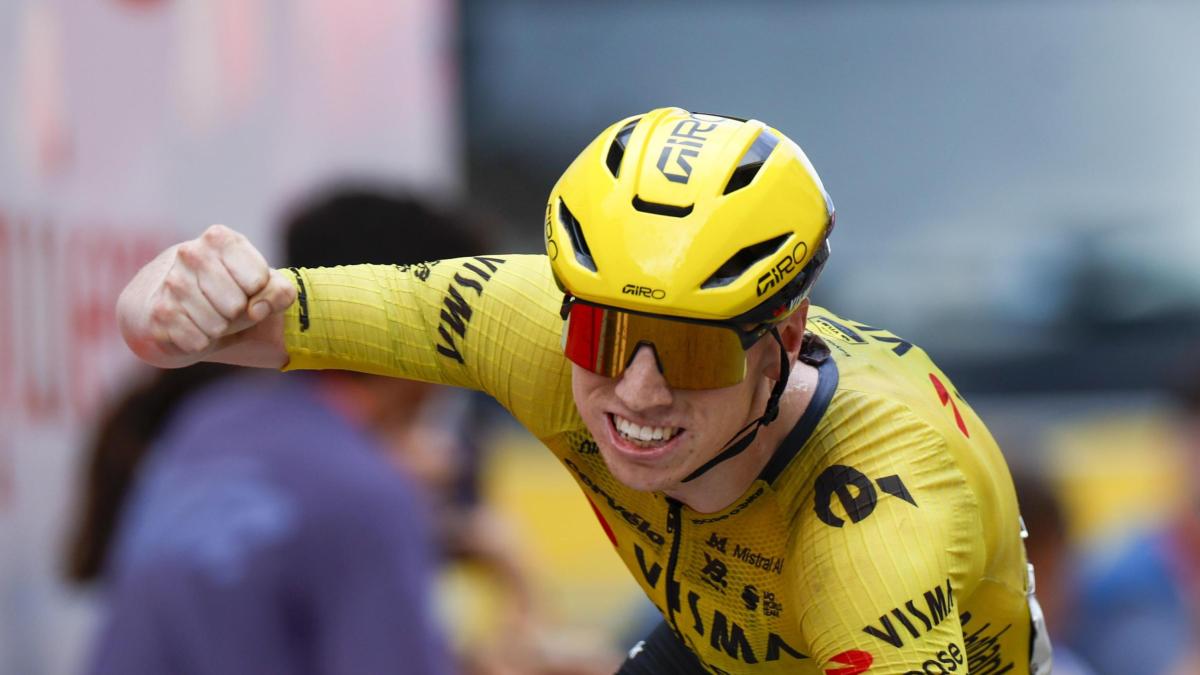 vuelta spettacolo brennan serve il poker a 21 anni e mas resta leader