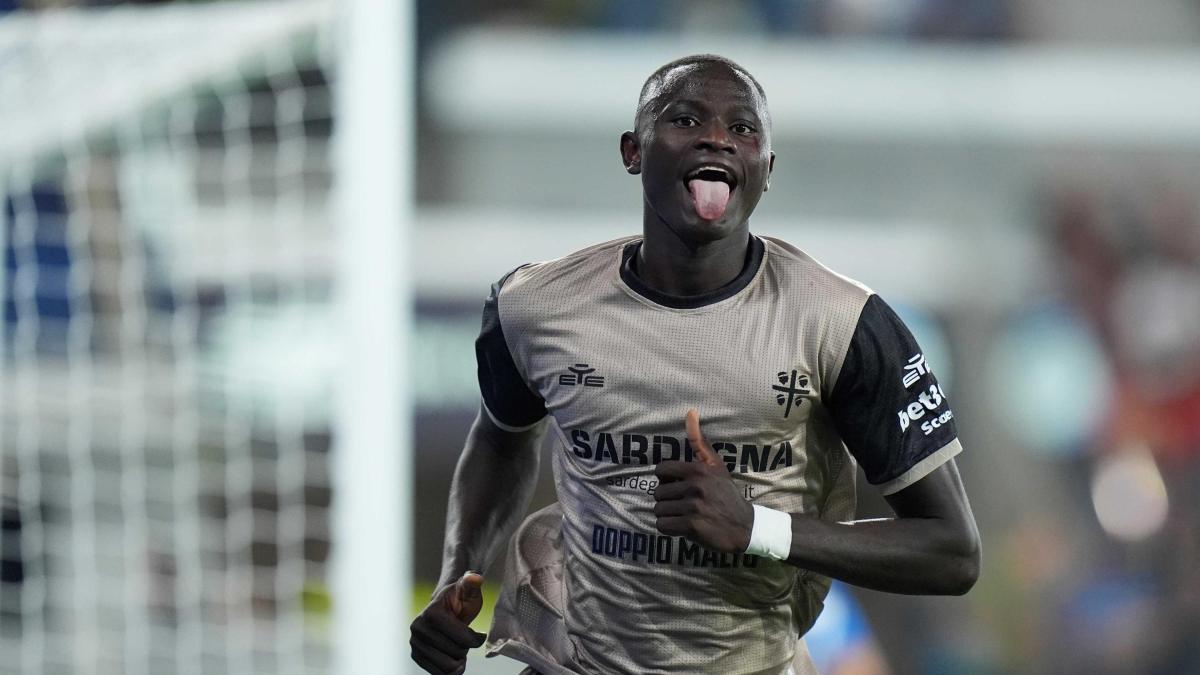 costa come un utilitaria fa gol corre ovunque i segreti di mendy il bomber spugna del cagliari da Gazzetta.it costa come un utilitaria fa gol corre ovunque i segreti di mendy il bomber spugna del cagliari