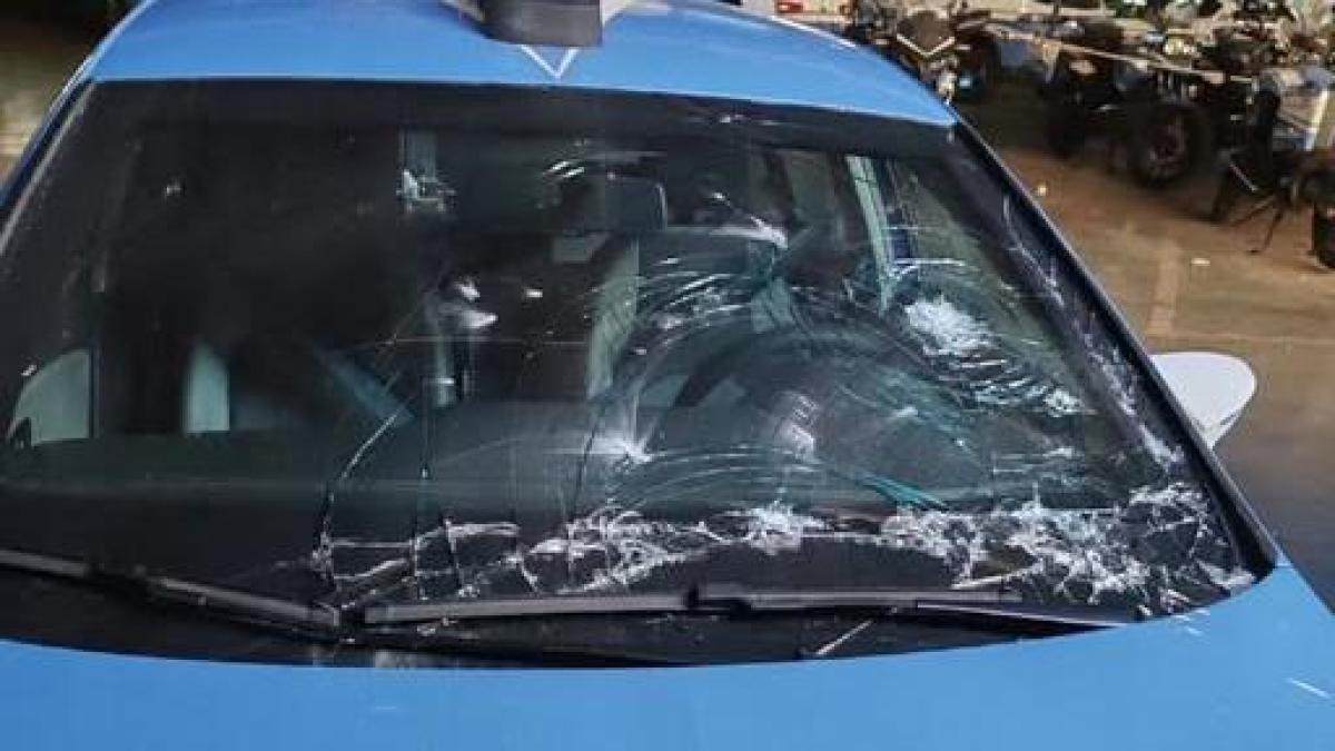 inseguimento alle moto finisce con la polizia accerchiata da Gazzetta.it inseguimento alle moto finisce con la polizia accerchiata