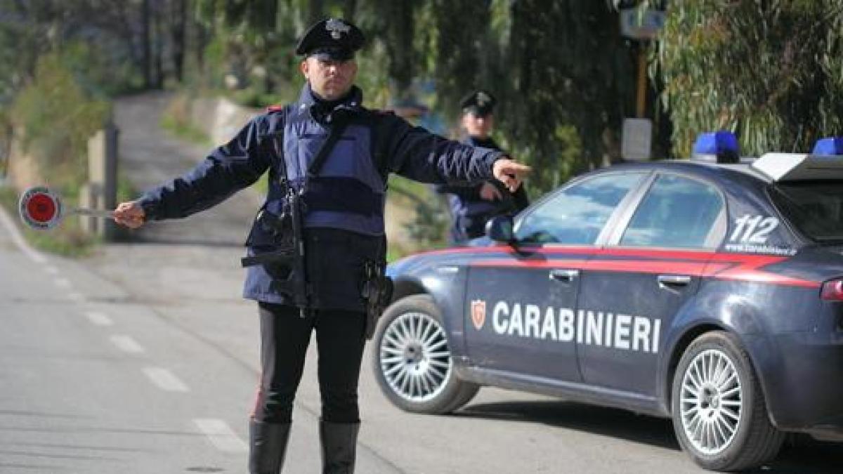 Bambino di 9 anni sfreccia in area pedonale su una minimoto. Denunciati i genitori