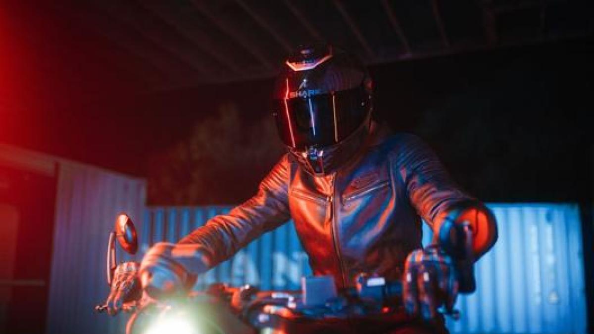 Casco integrale Shark Spartan RS 2022: prezzo e caratteristiche