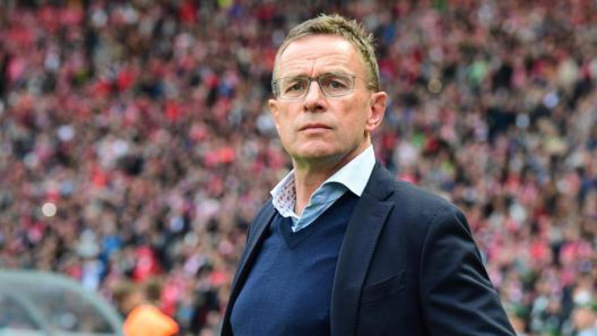 Milan, l'ultimatum di Rangnick: dentro con i suoi uomini o fuori in 4 giorni. E in panchina si scalda Glasner