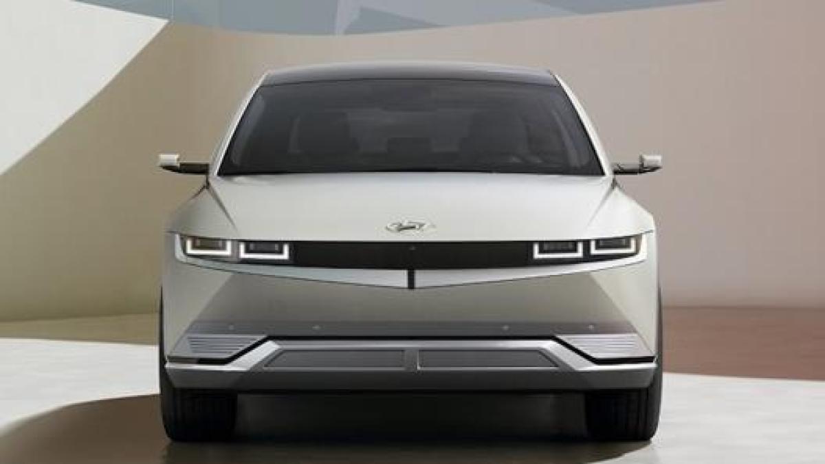 Hyundai Ioniq 5, on the electric crossover, new 77 kWh battery and digital rearview mirrors