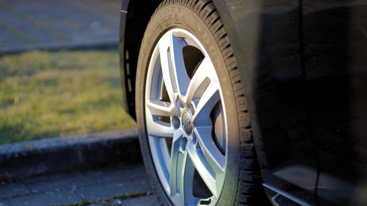 Pressione gomme auto: la corretta pressione pneumatici aumenta la sicurezza