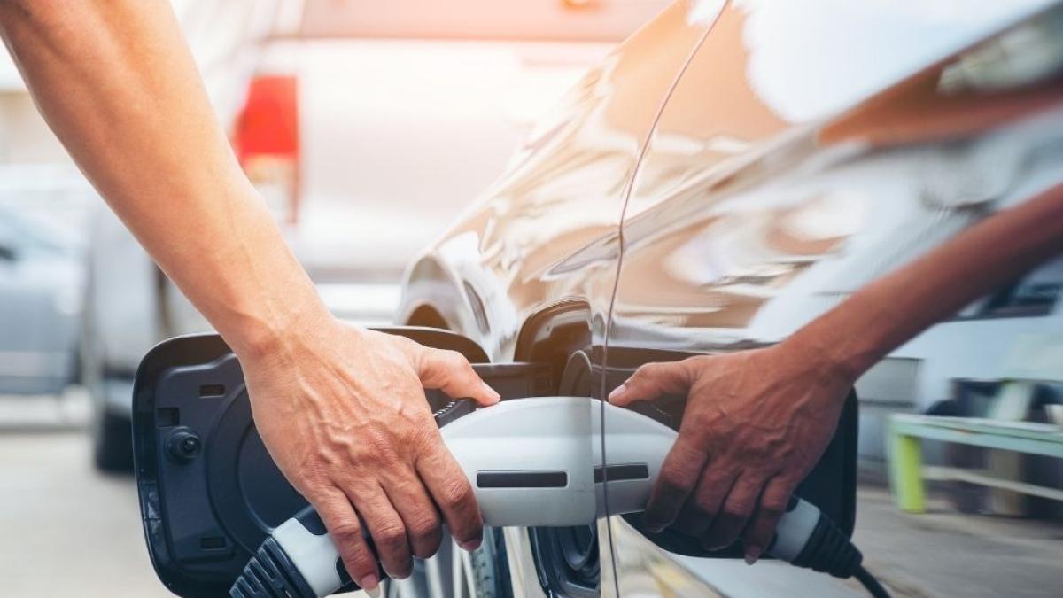 auto elettrica gli incentivi non bastano l italia mancher224 comunque gli obiettivi ue