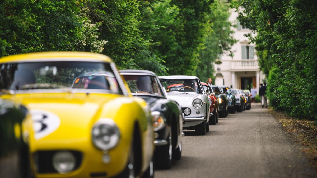 Le Ferrari più belle al Cavallino Classic, dalla 250 GTO alla Tre Posti col  volante al centro 