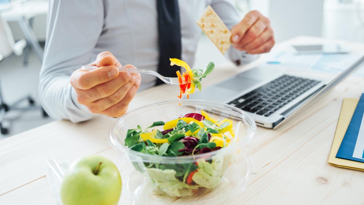 Pranzo fuori casa? Ecco come fare per un pasto sano ed equilibrato