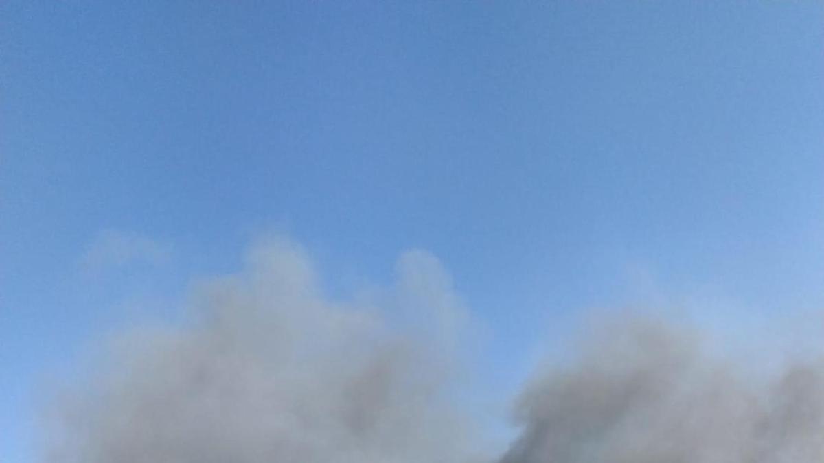 Fire emergency in Sardinia, roads closed and homes evacuated the wind