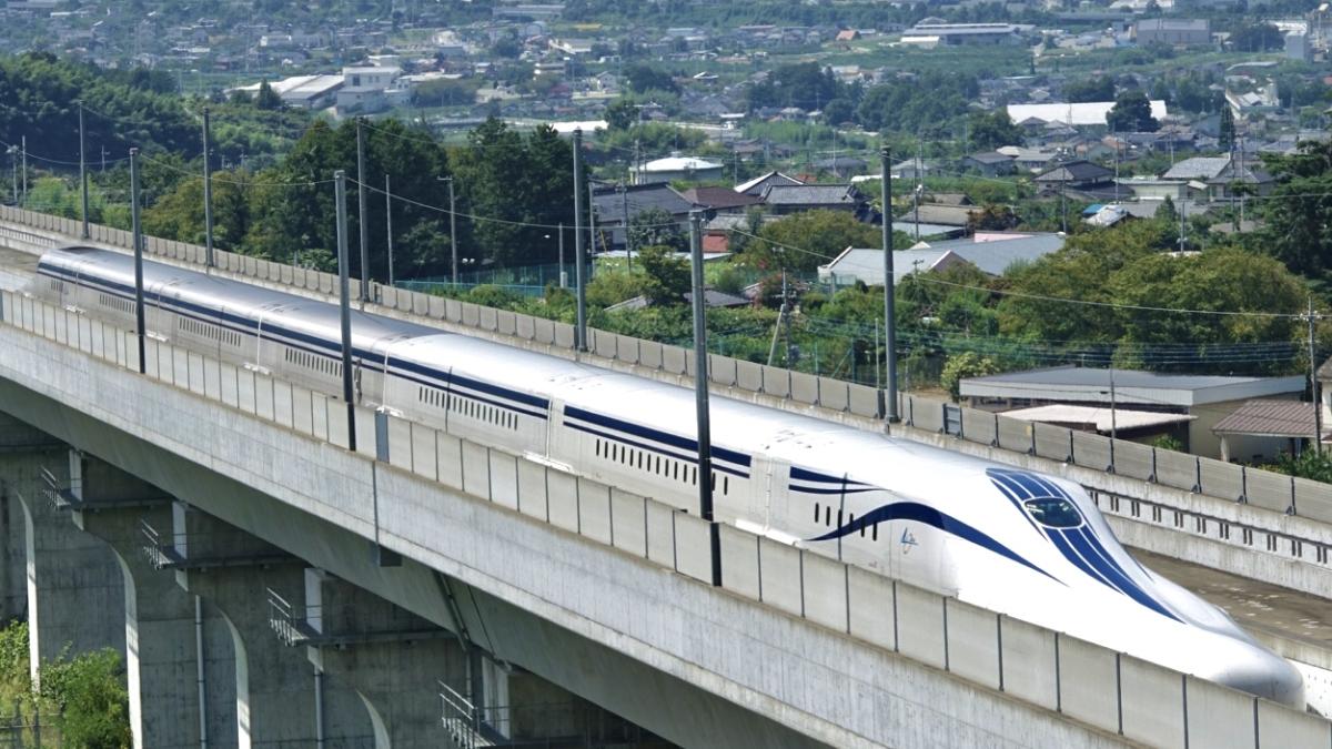 Treno a levitazione magnetica sfreccia a 600 km all'ora: è il più veloce al  mondo