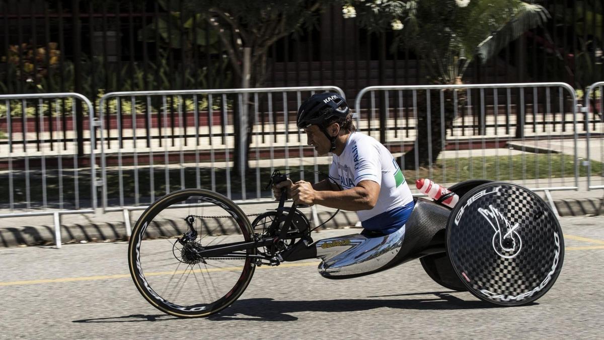 Zanardi, l'handbike e la Maratona delle Dolomiti: senza gambe spianava le salite più dure