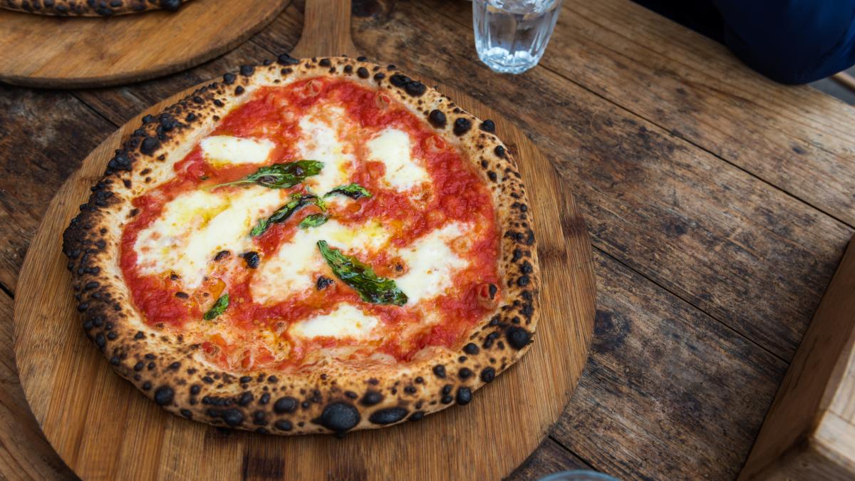 Olio nell'impasto della pizza: quanto, quale e come usarlo