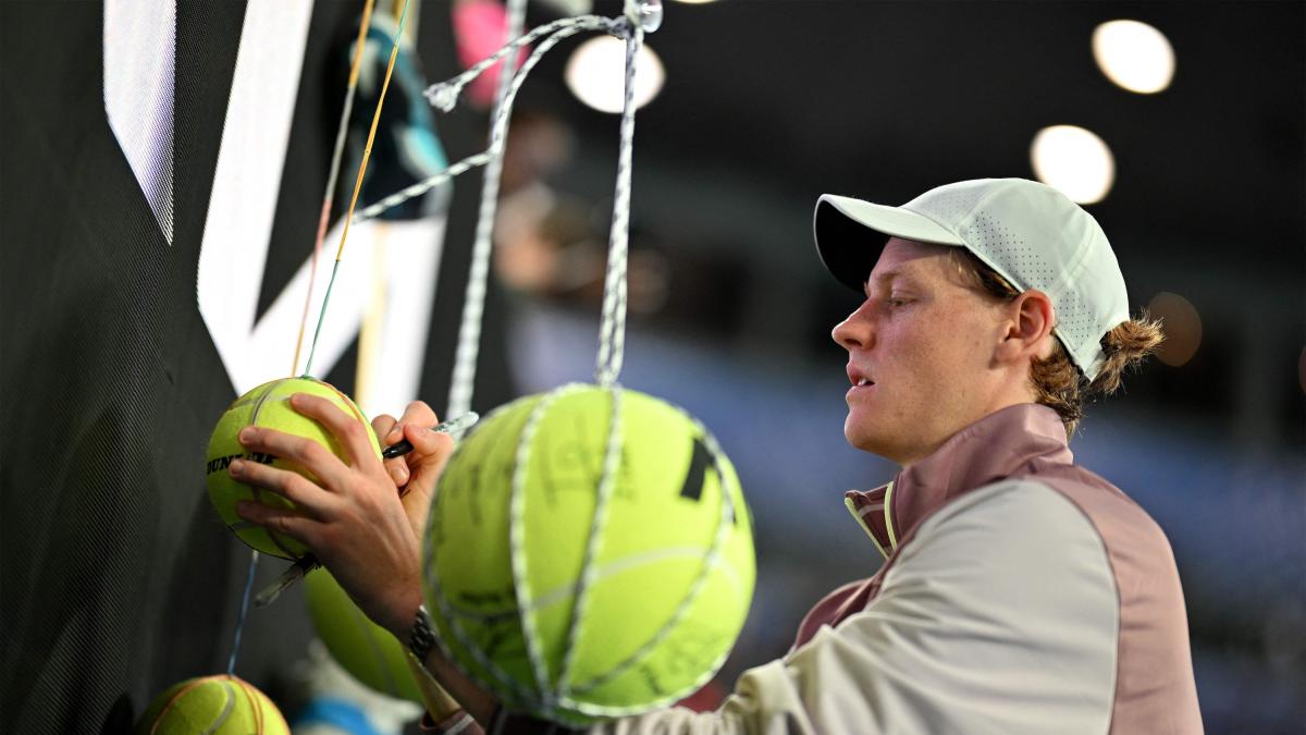 Freddo? Macché: Sinner è il tennista più amato dai tifosi per il 3° anno di fila. Come lui solo Federer