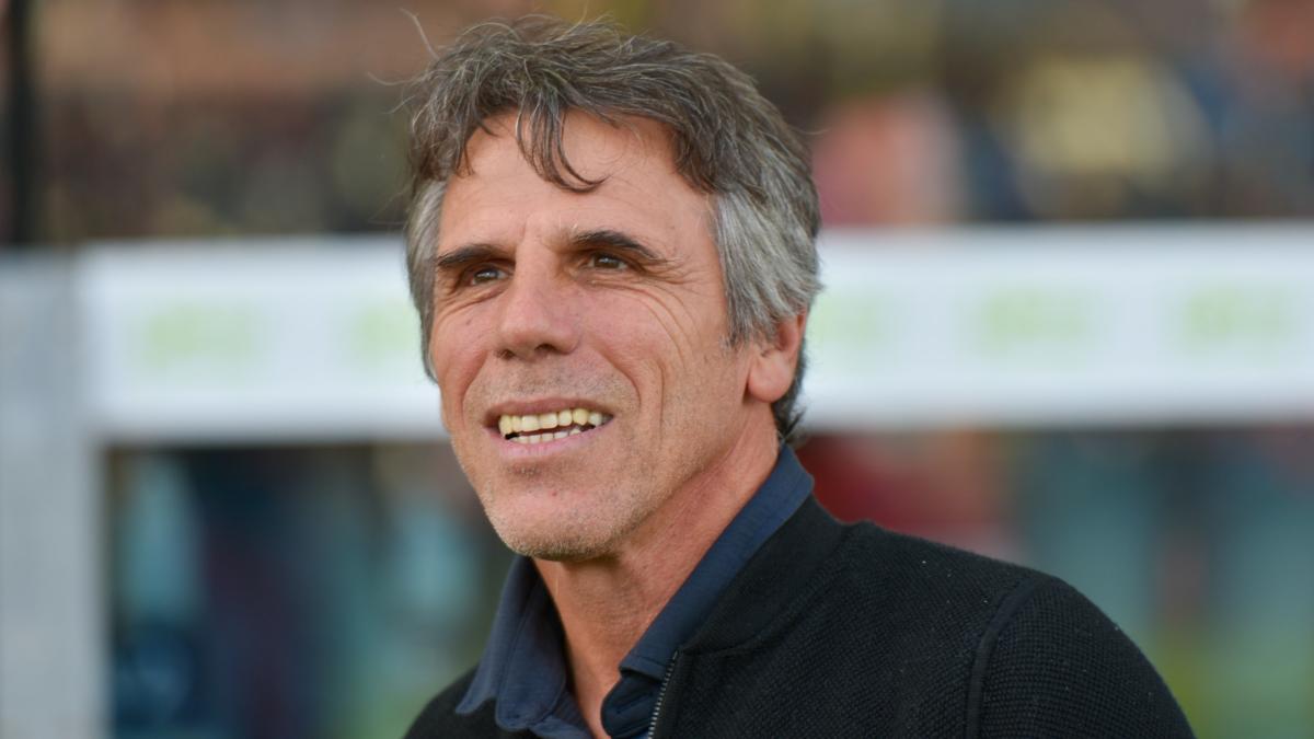 Zola: "In C tanti talenti, ma nessuno li fa giocare. Gol su punizione? Meno Play, più allenamenti" Zola: "In C tanti talenti, ma nessuno li fa giocare. Gol su punizione? Meno Play, più allenamenti"