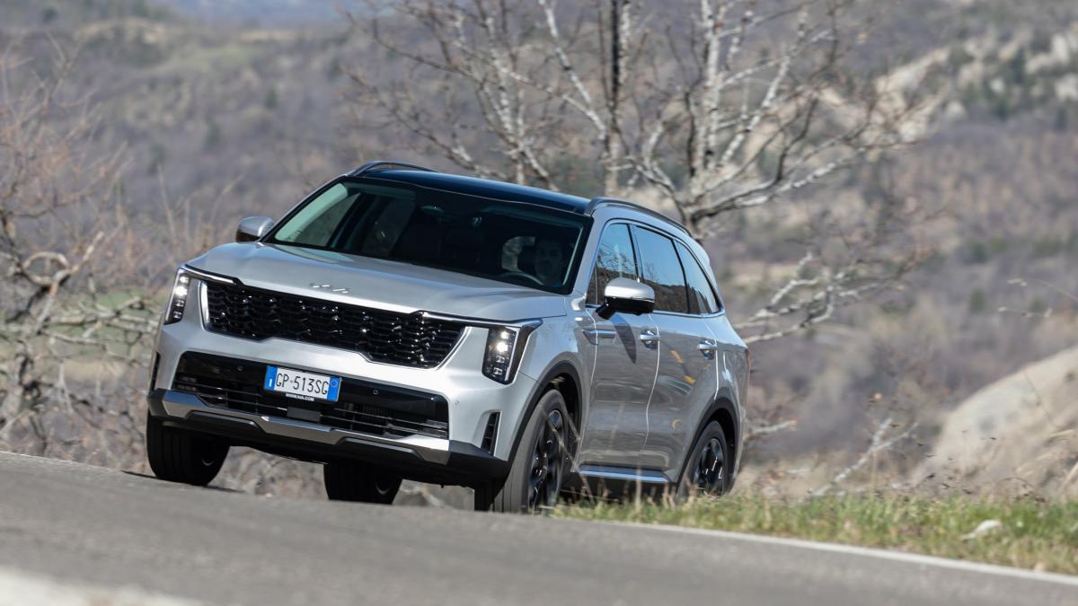 Prova Kia Sorento 2024 prezzo, dimensioni, interni e motori Gazzetta.it