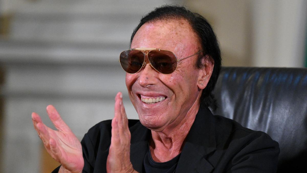Venditti festeggia 40 anni di "Notte prima degli esami". E dedica "Ci