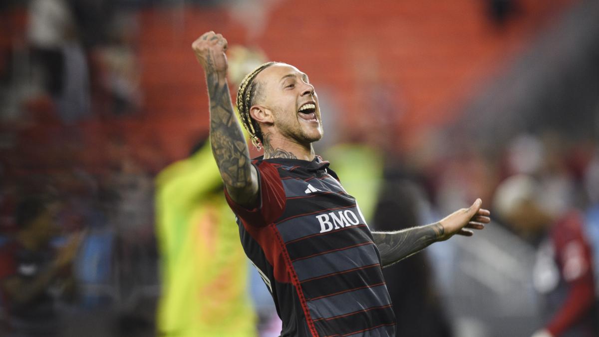 Le treccine, il panta gonna, i tatuaggi: tutti i look di Federico Bernardeschi Le treccine, il panta gonna, i tatuaggi: tutti i look di Federico Bernardeschi
