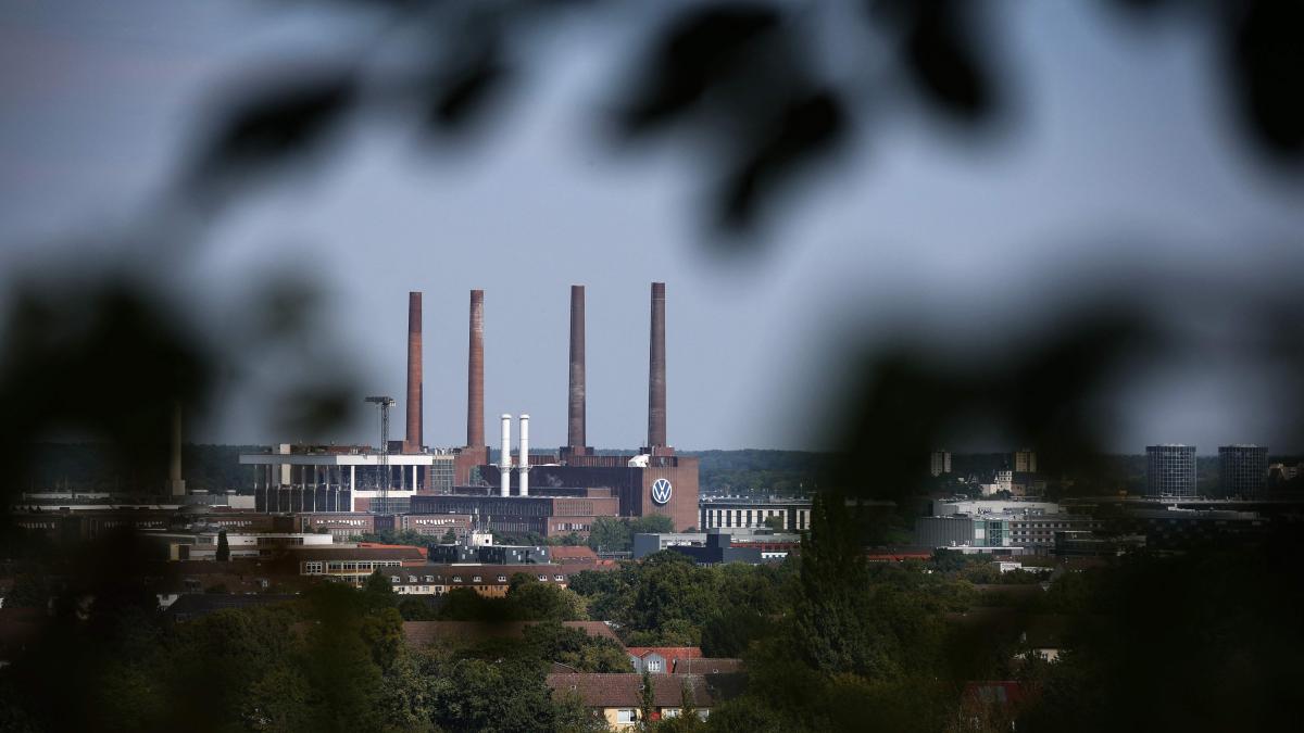 Germania, auto nuove: nel 2026 sarà solo ripresina