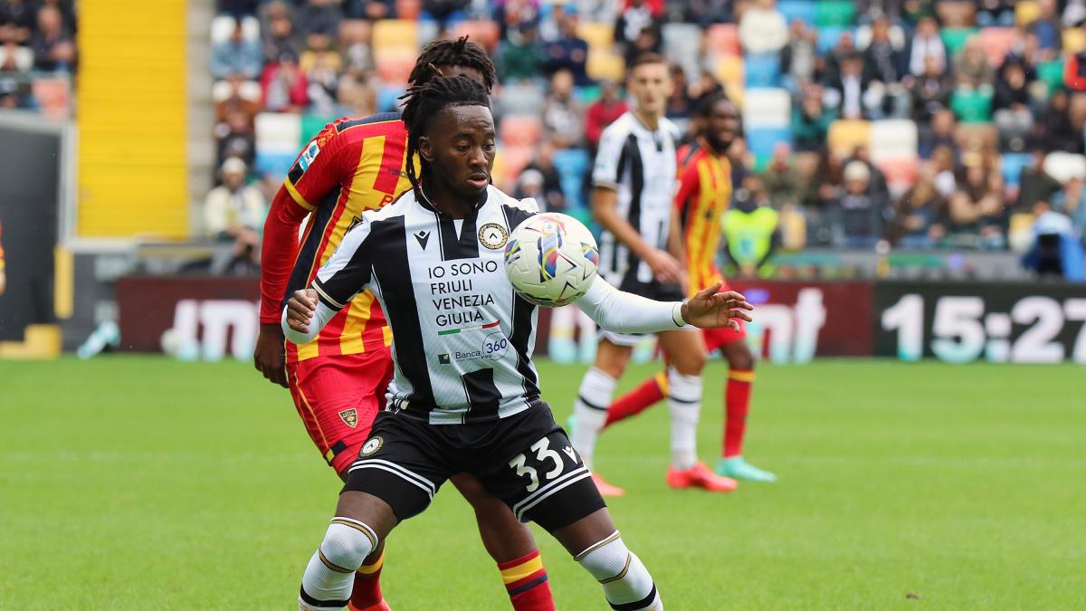 Udinese-Lecce 1-0, gol di Zemura su punizione | Gazzetta.it