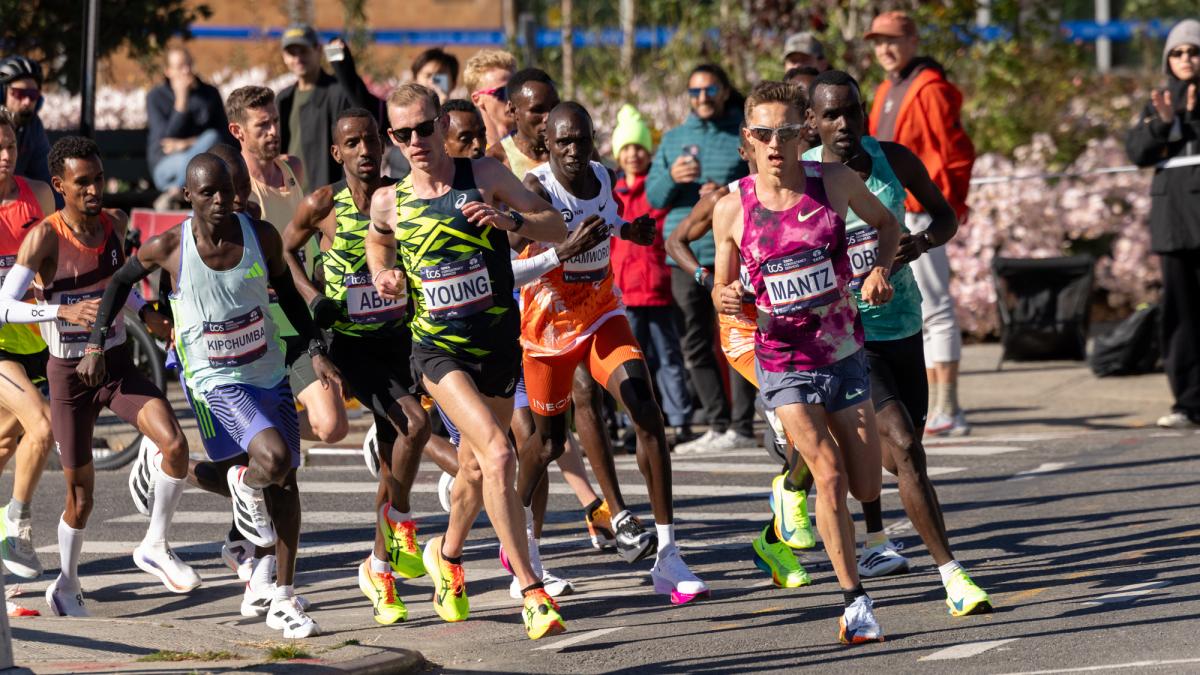 Maratona di New York: numeri, curiosità, storie. E c'è un italiano da record