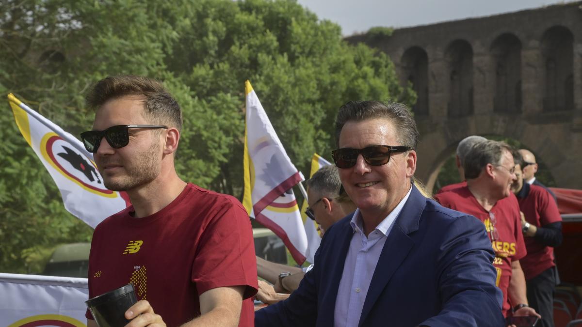 La Roma lancia "Al mio posto": permetterà di scambiare il proprio biglietto con chi è in difficoltà La Roma lancia "Al mio posto": permetterà di scambiare il proprio biglietto con chi è in difficoltà