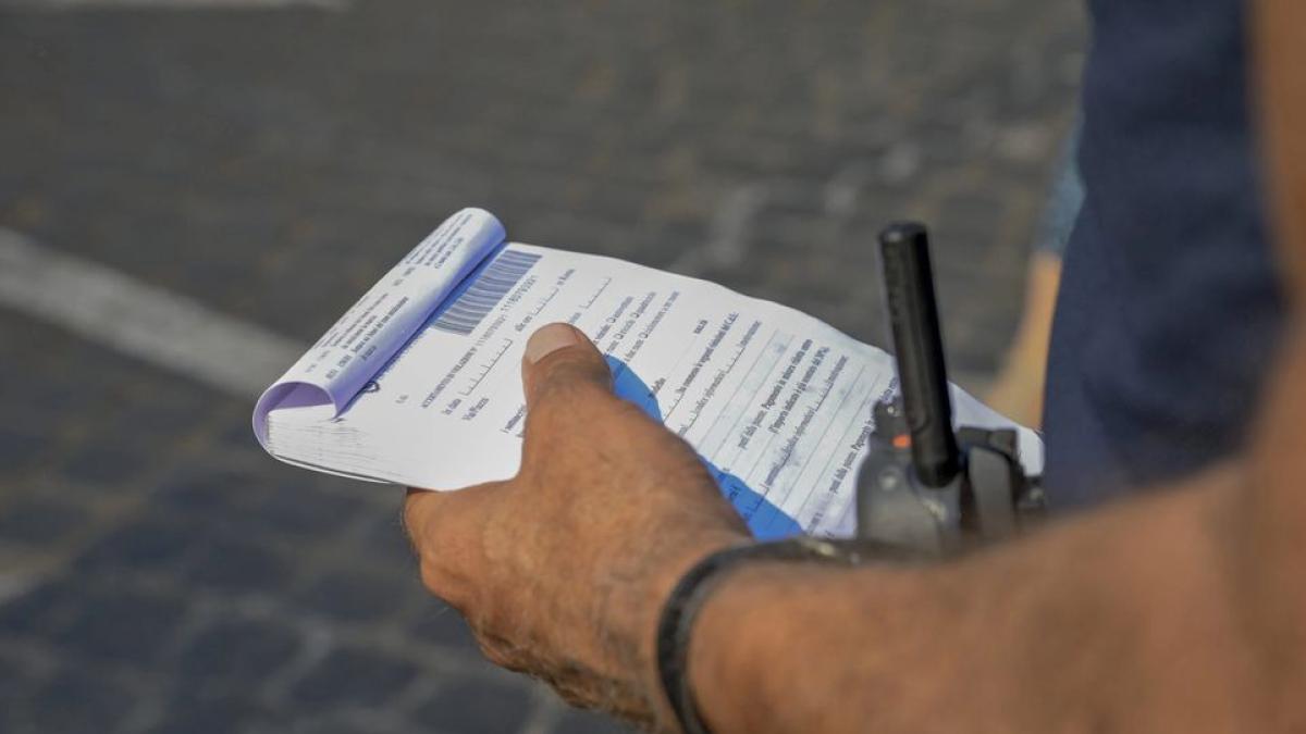Giocatore del Frosinone guida senza patente, multa da 5mila euro
