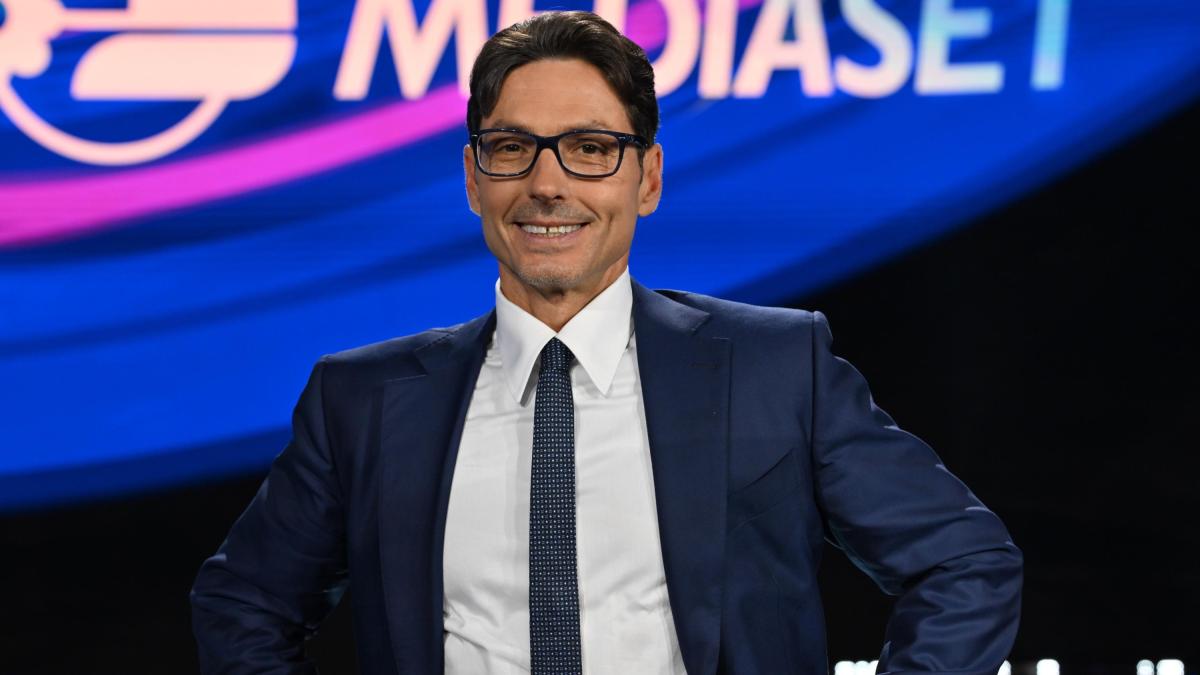 Berlusconi: "I diritti tv del Mondiale 2026? Valuteremo da grandi editori" Berlusconi: "I diritti tv del Mondiale 2026? Valuteremo da grandi editori"