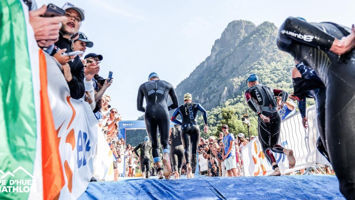 Corsa sulle Alpi: Triathlon Alpe d'Huez 2025, sfida ai 21 tornanti