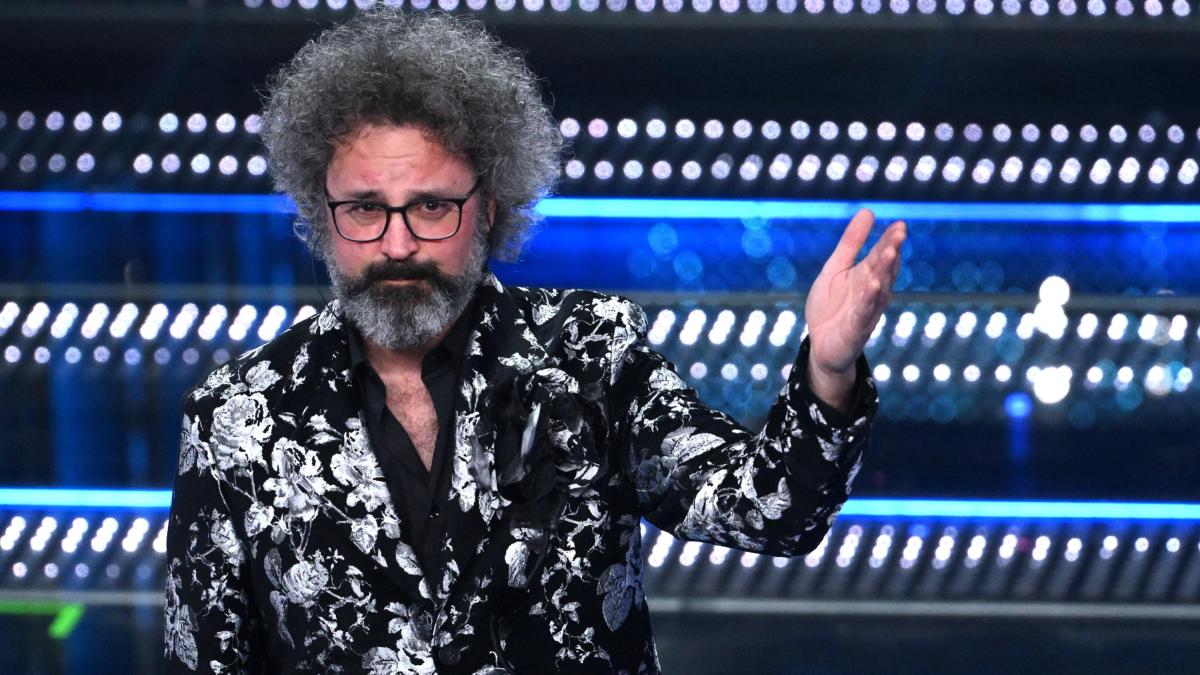 Simone Cristicchi, la sua verità sulla canzone di Sanremo e sulla salute della madre