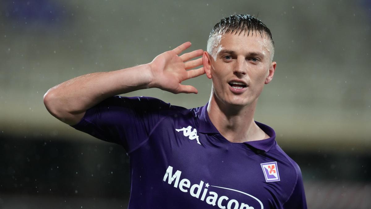 La Fiorentina in attesa, il Bologna si informa: è duello per Gudmundsson La Fiorentina in attesa, il Bologna si informa: è duello per Gudmundsson