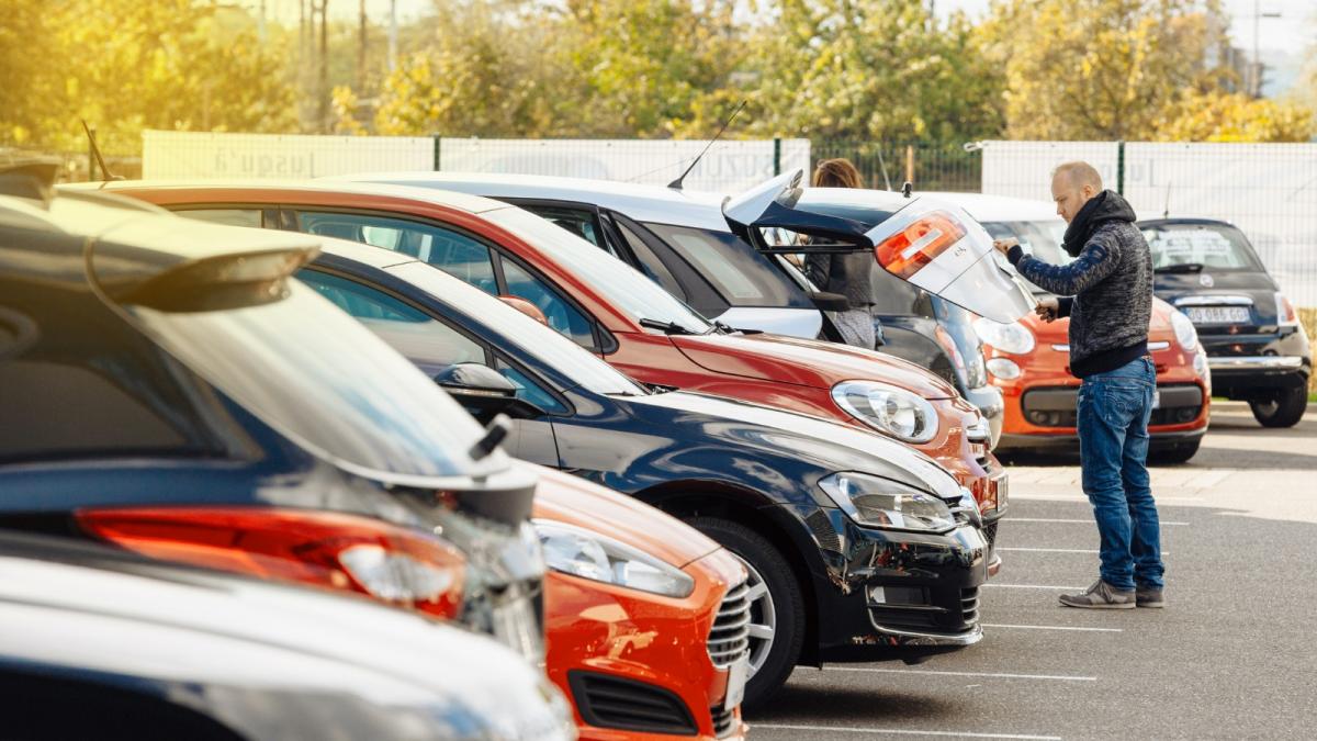 Scandalo: un milione di auto immatricolate illegalmente in Francia