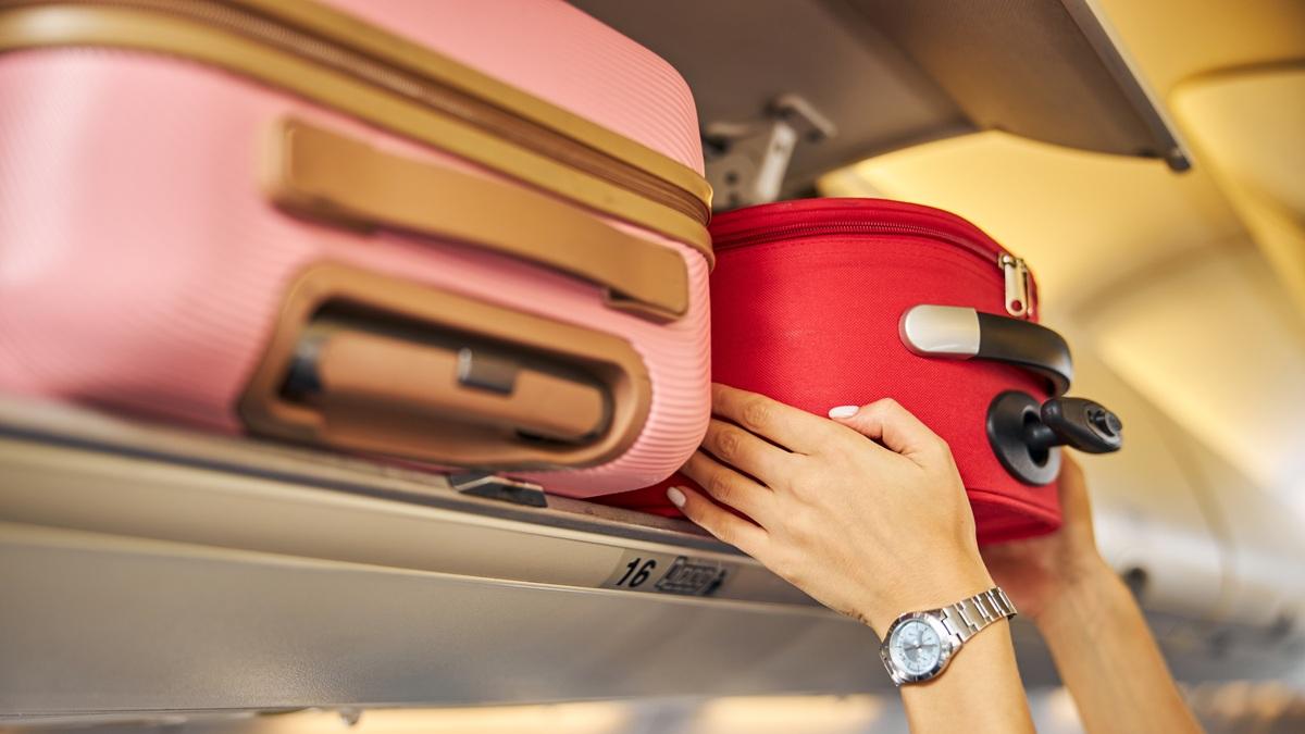 Bagaglio a mano in aereo, quando non bisogna pagare
