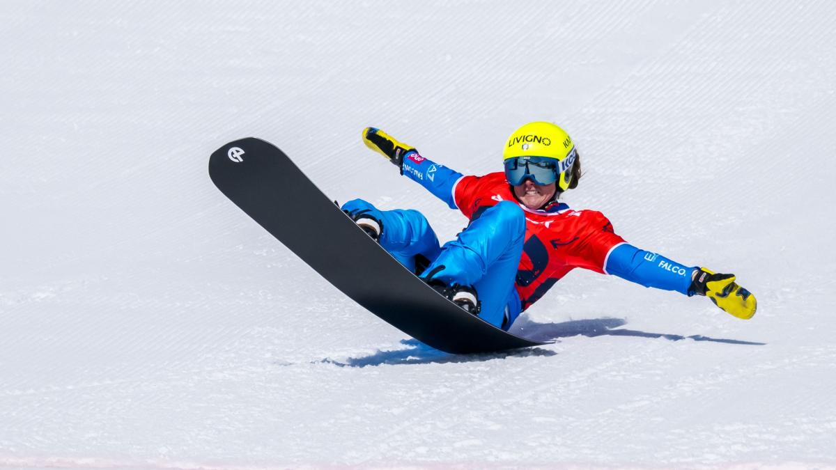 Moioli campionessa del mondo di snowboard cross: trionfo a St. Moritz con un tuffo sul traguardo