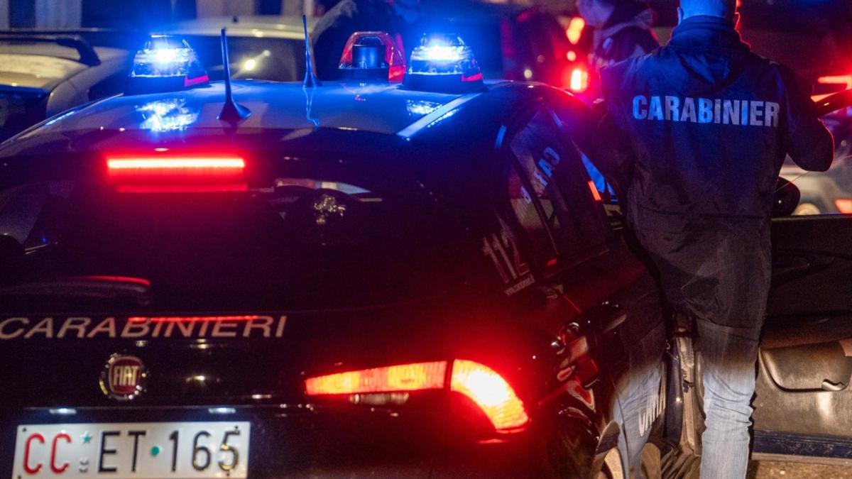 Fuggono al controllo e provocano incidente, un morto Fuggono al controllo e provocano incidente, un morto