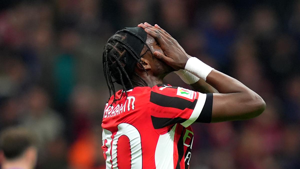 Milan, acciacchi in attacco: Abraham e Gimenez sostituiti per infortunio con la Fiorentina