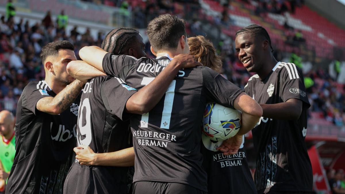 Il Como conquistato dal tuttofare Vojvoda: ora anche gol e assist