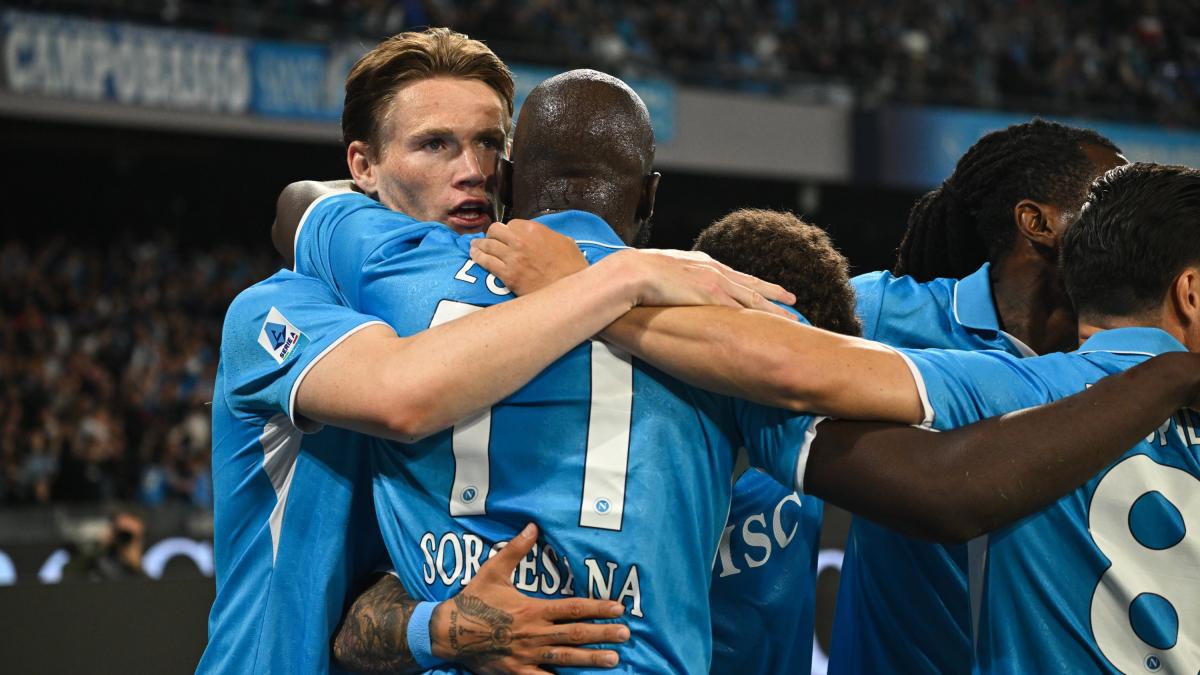 Perché Napoli: mentalità, Conte e il punto in più. Ma le assenze pesano