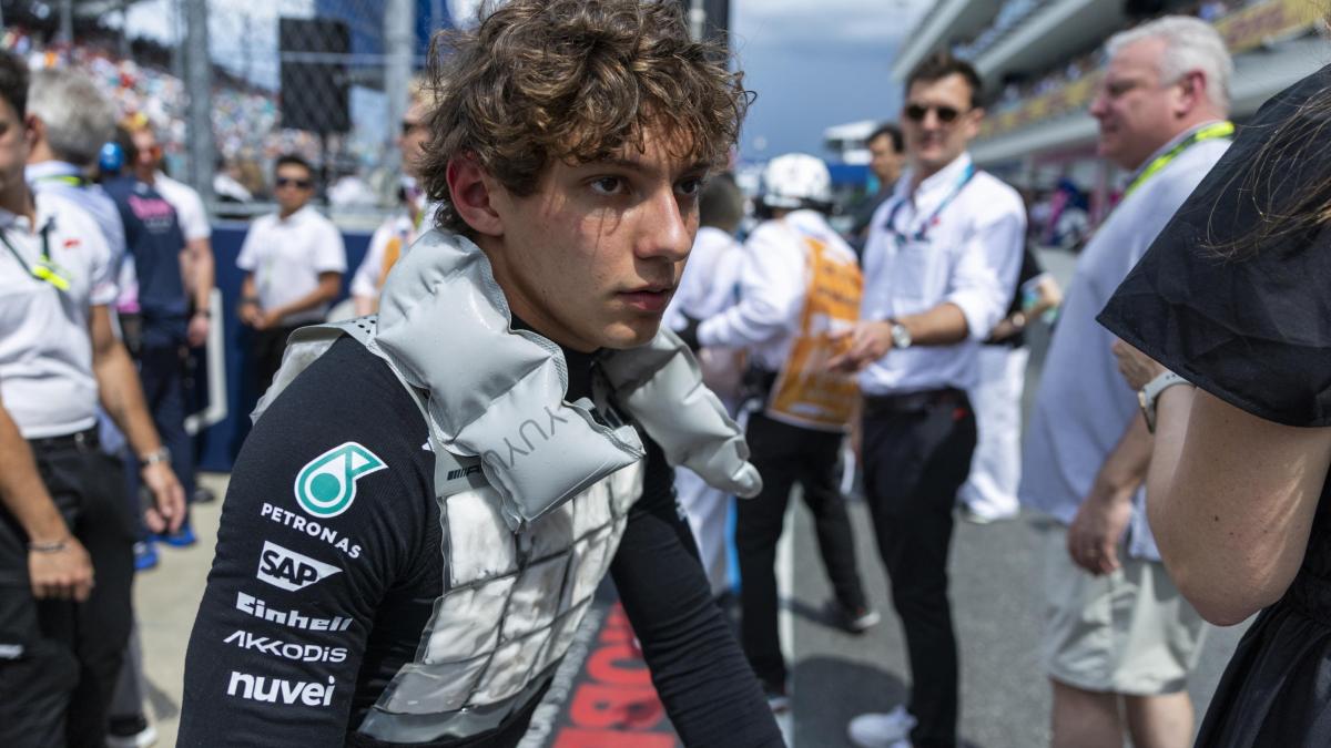Kimi Antonelli: "Dormirò nella mia cameretta, poi correrò a Imola. Agitato? Sì, per la maturità"