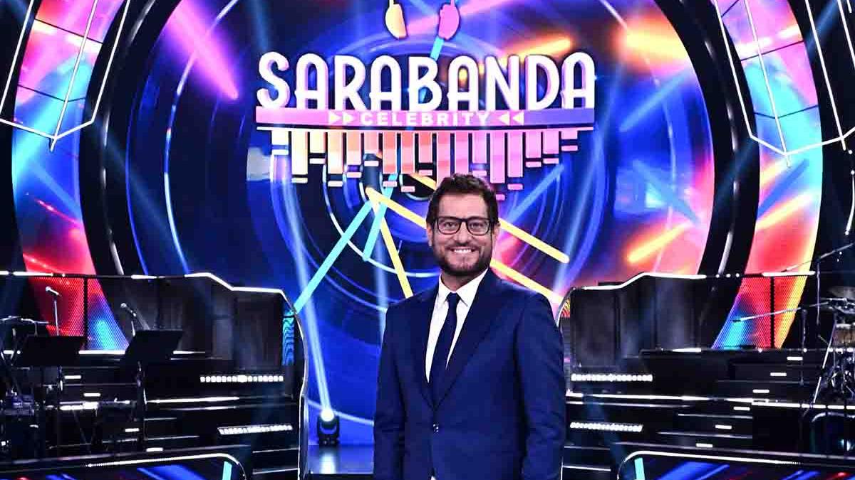 Sarabanda Celebrity, stasera in prima serata su Italia 1 lo show di Enrico Papi