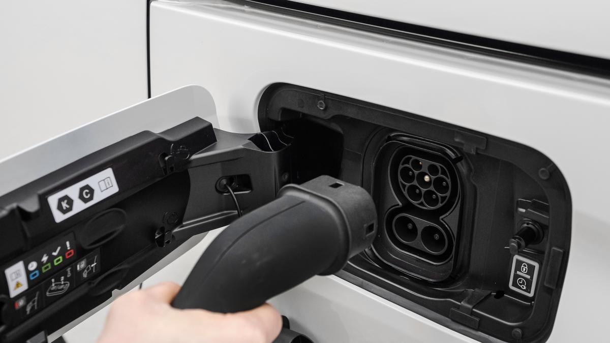 Mercato auto: elettriche e ibride, vendite stabili nei Paesi dell Mercato auto: elettriche e ibride, vendite stabili nei Paesi dell