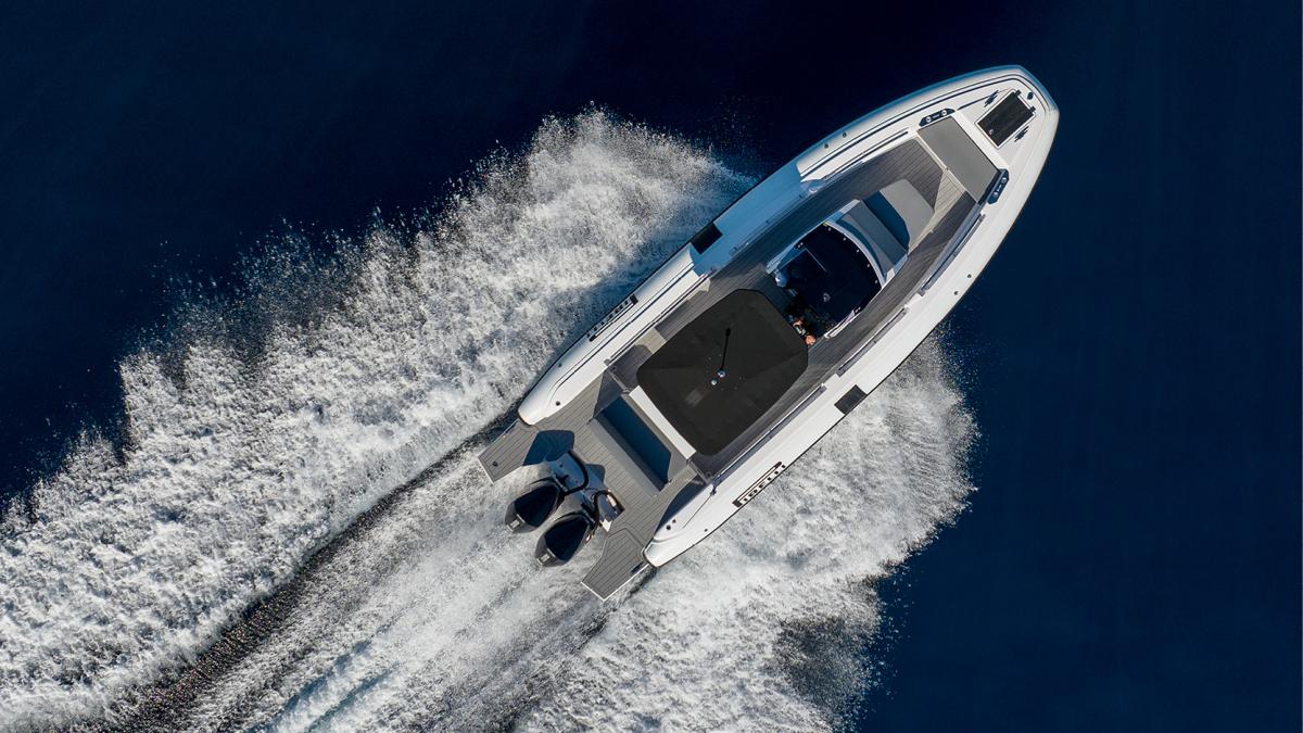 pirelli 20 anni sul mare con i gommoni all avanguardia