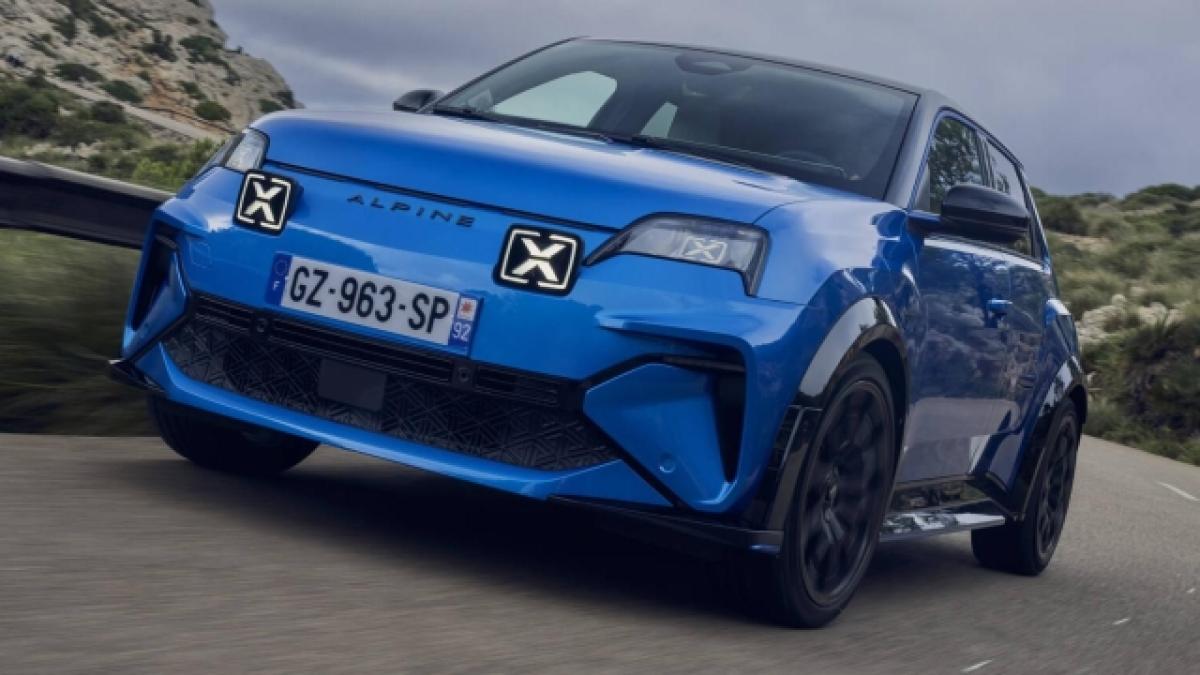 Sei auto piccole ispirate alle corse: prezzi, potenze, versioni Sei auto piccole ispirate alle corse: prezzi, potenze, versioni
