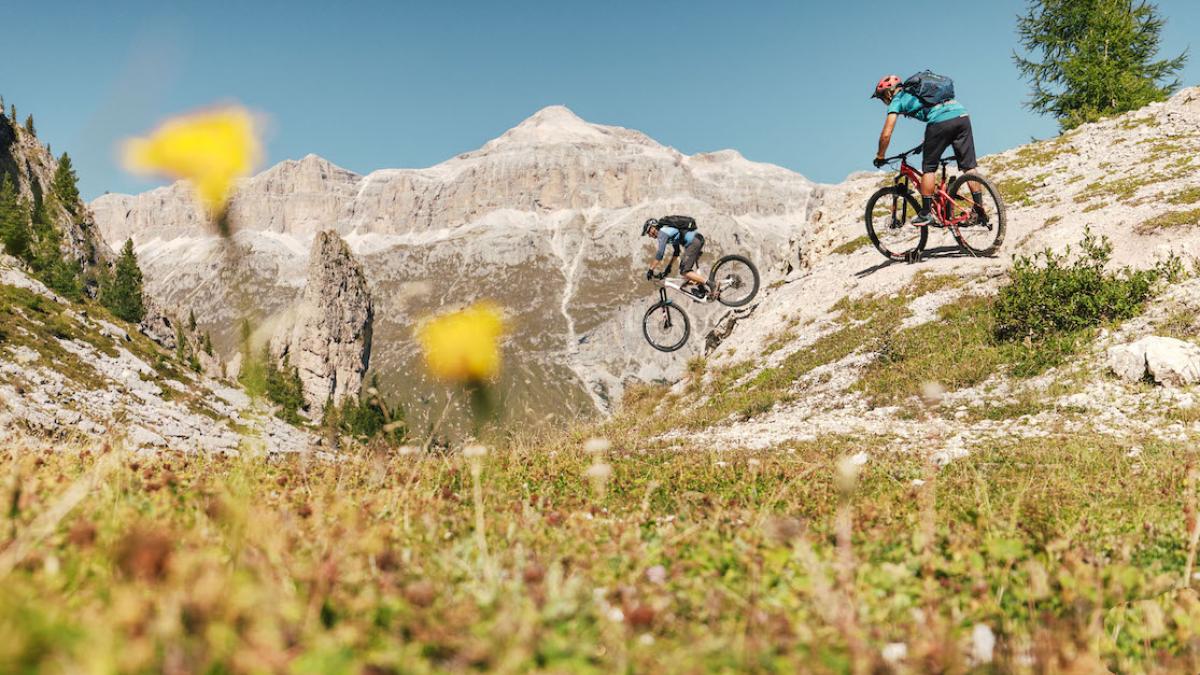 arabba trekking e bici ai piedi delle dolomiti più belle