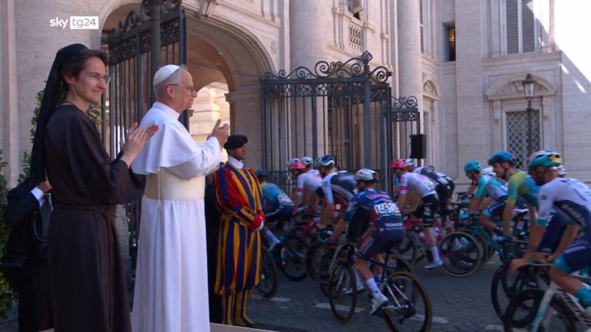 Sinner, il Napoli, i ciclisti del Giro... Papa Leone XIV e lo sport, un legame profondo Sinner, il Napoli, i ciclisti del Giro... Papa Leone XIV e lo sport, un legame profondo