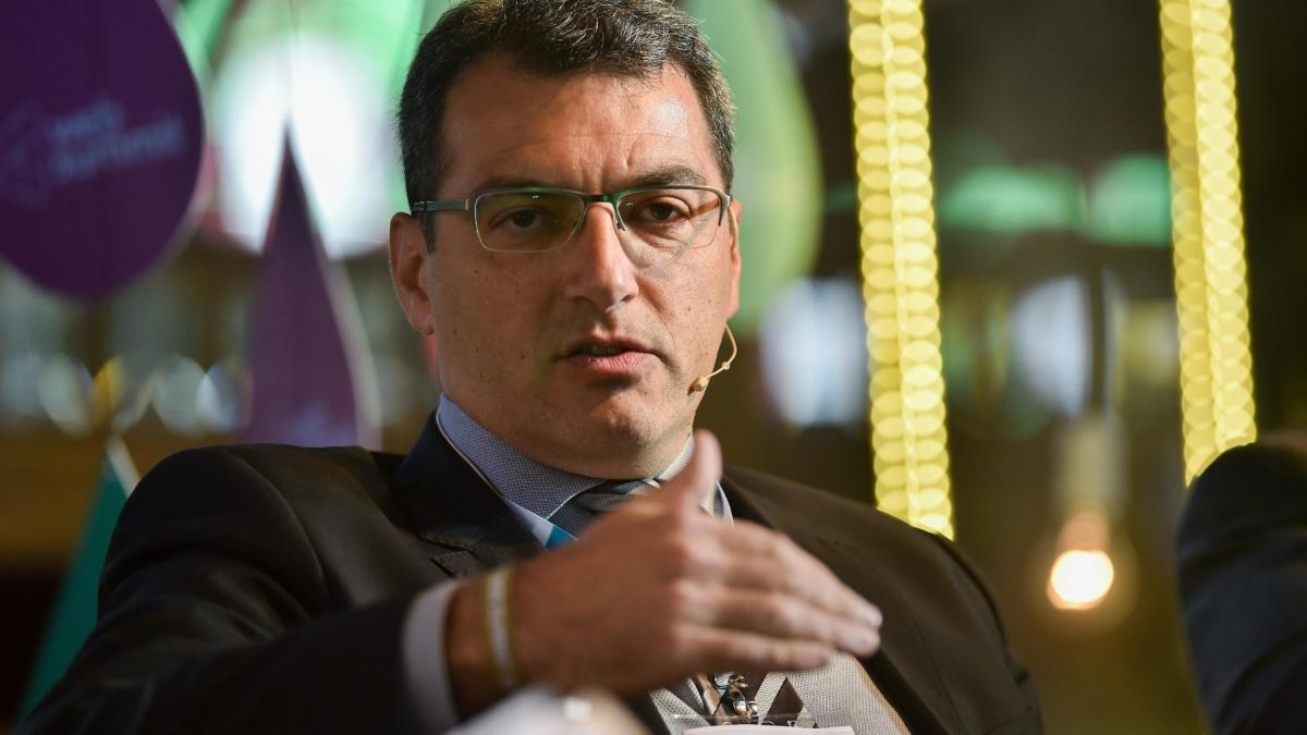 Inizia il mercato, ma la Juve non ha un ds: ecco chi può arrivare Inizia il mercato, ma la Juve non ha un ds: ecco chi può arrivare