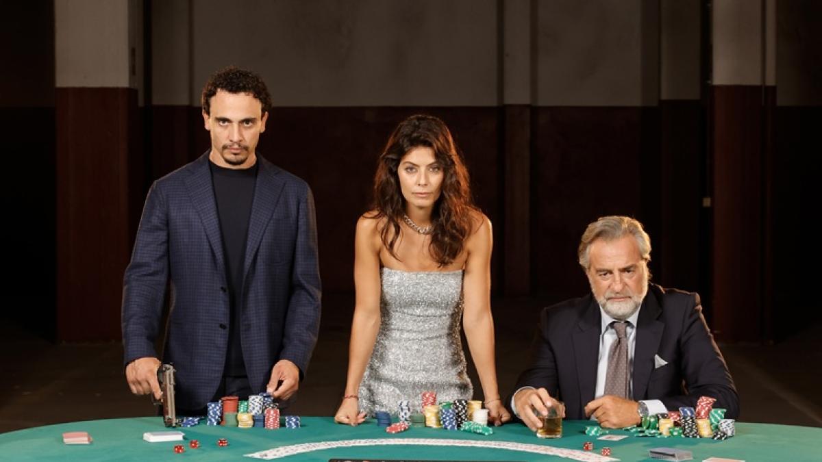 Doppio Gioco, la trama della puntata di martedì 10 giugno Doppio Gioco, la trama della puntata di martedì 10 giugno