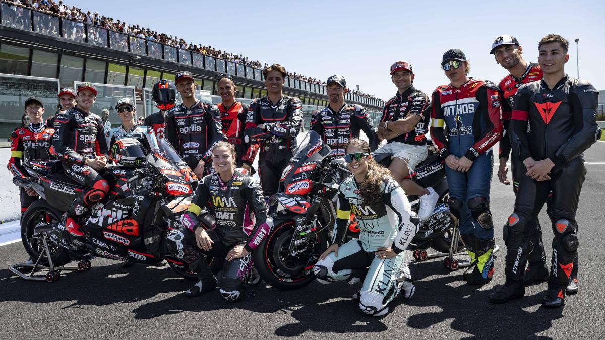 Aprilia All Stars 2025: apoteosi a Misano tra moto leggendarie, campioni e passione