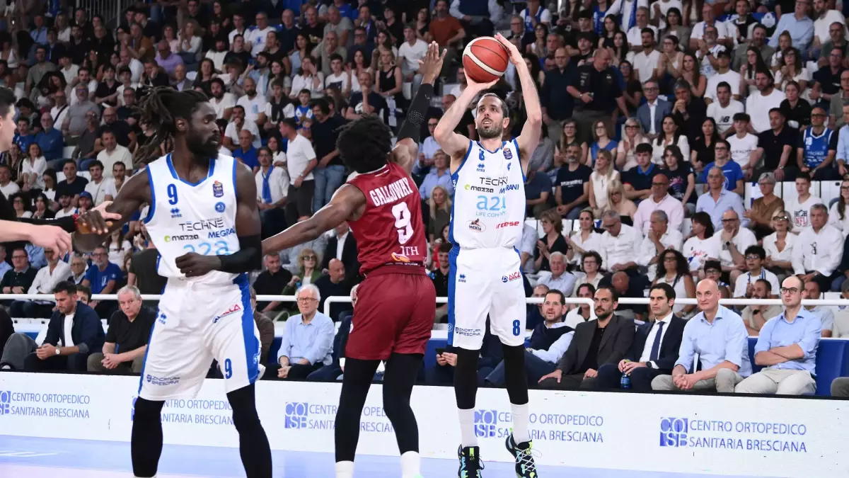 Brescia batte ancora Trapani, chiude la serie 3 0 ed è in finale scudetto Brescia batte ancora Trapani, chiude la serie 3 0 ed è in finale scudetto