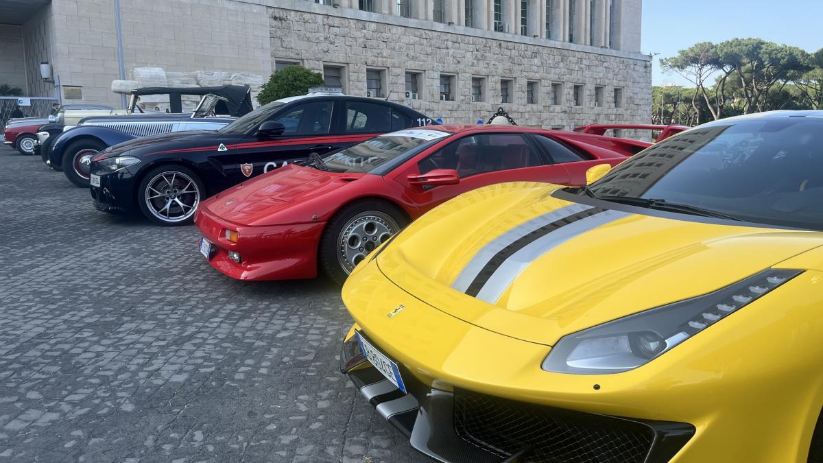 Auto storiche italiane alla Farnesina, Tajani: “Siamo giganti del saper fare” Auto storiche italiane alla Farnesina, Tajani: “Siamo giganti del saper fare”